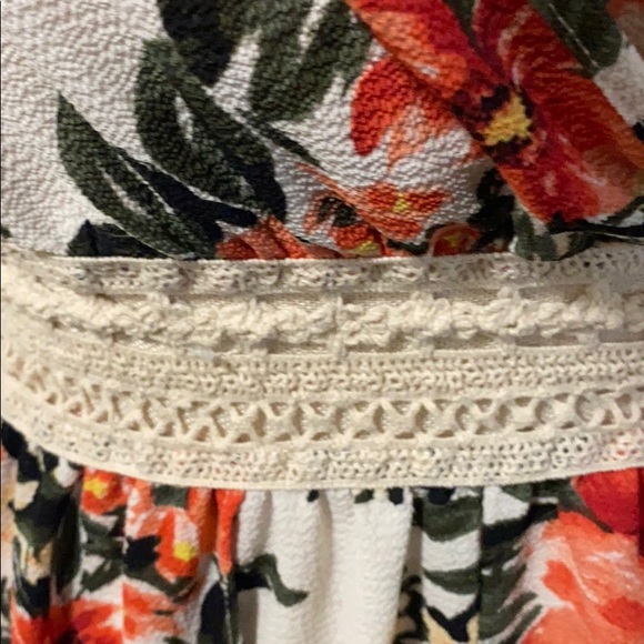 Flowers anyone - Picture 5 of 6